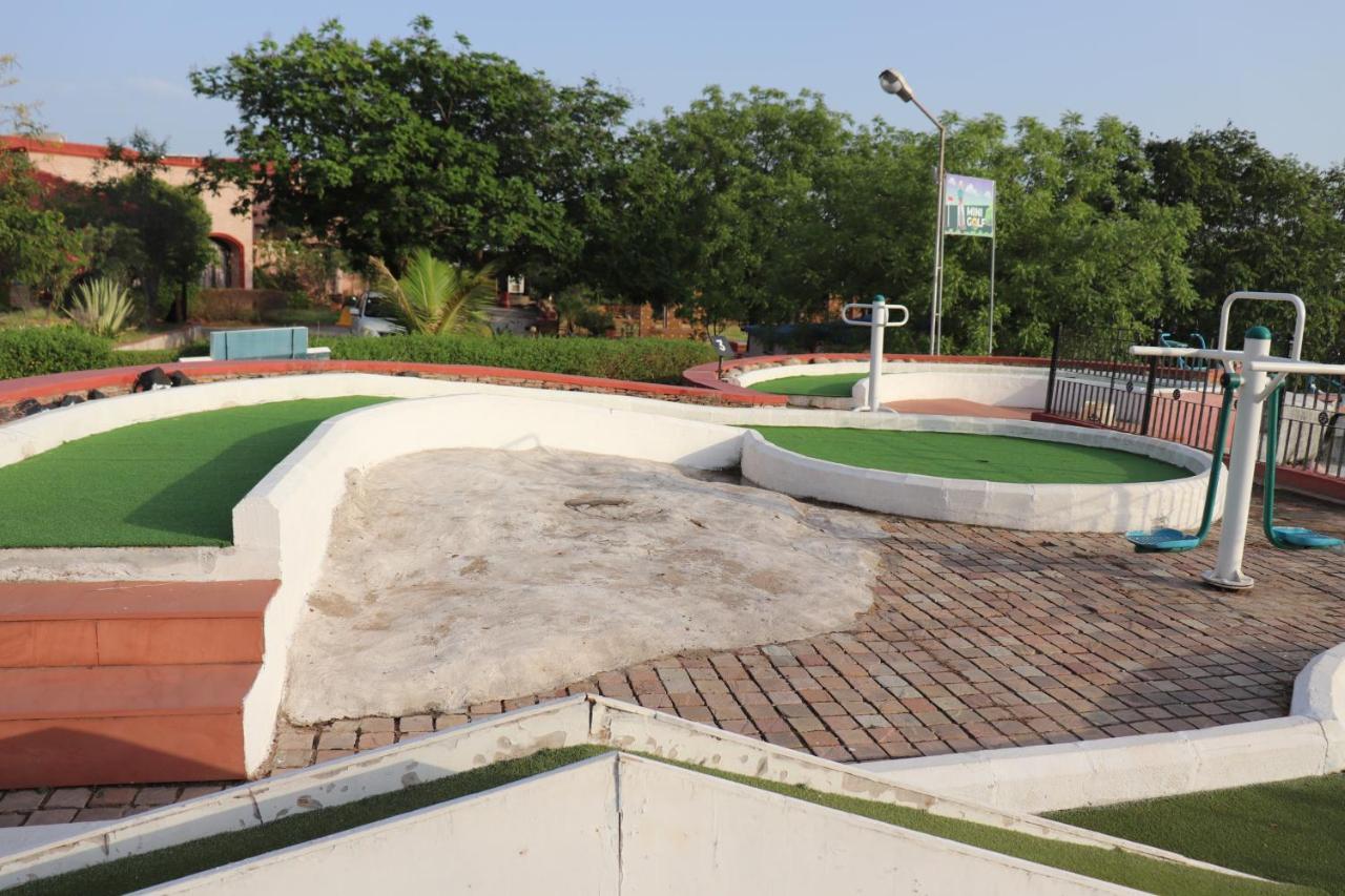 Regenta Resort Bhuj By Royal Orchid Hotels Limited Exteriör bild