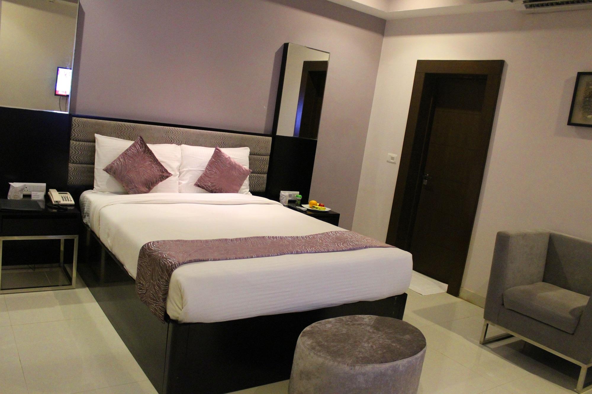 Regenta Resort Bhuj By Royal Orchid Hotels Limited Exteriör bild