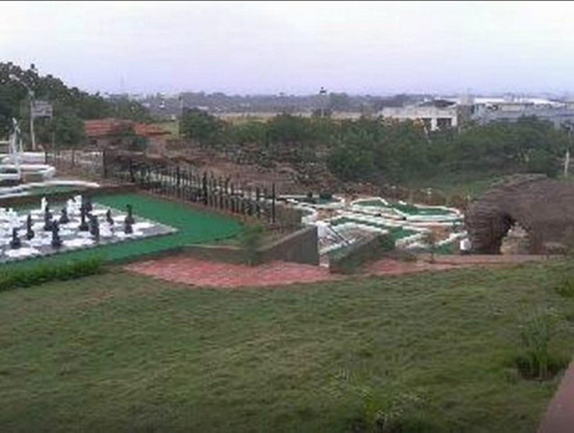 Regenta Resort Bhuj By Royal Orchid Hotels Limited Exteriör bild