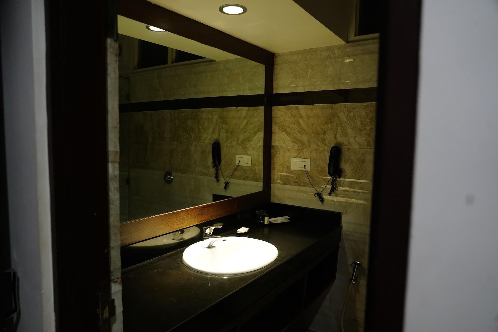 Regenta Resort Bhuj By Royal Orchid Hotels Limited Exteriör bild