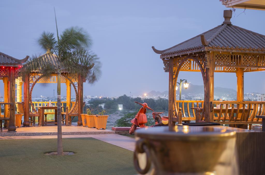 Regenta Resort Bhuj By Royal Orchid Hotels Limited Exteriör bild