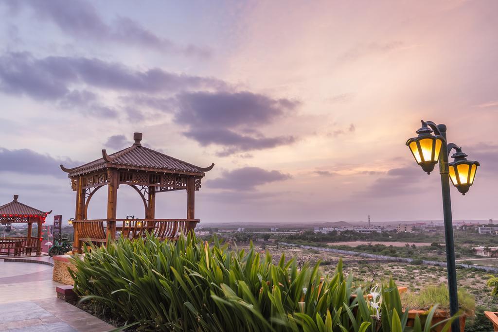 Regenta Resort Bhuj By Royal Orchid Hotels Limited Exteriör bild