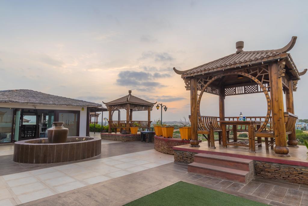 Regenta Resort Bhuj By Royal Orchid Hotels Limited Exteriör bild
