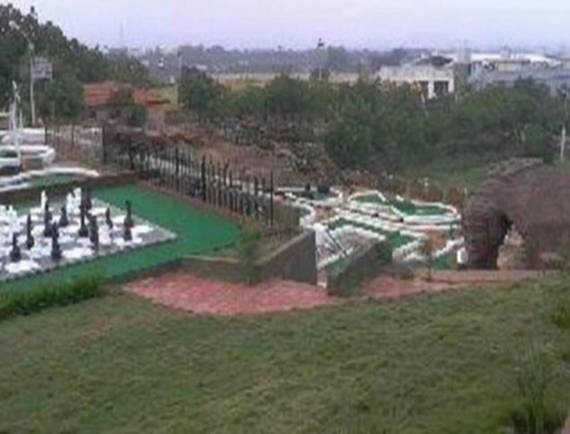 Regenta Resort Bhuj By Royal Orchid Hotels Limited Exteriör bild