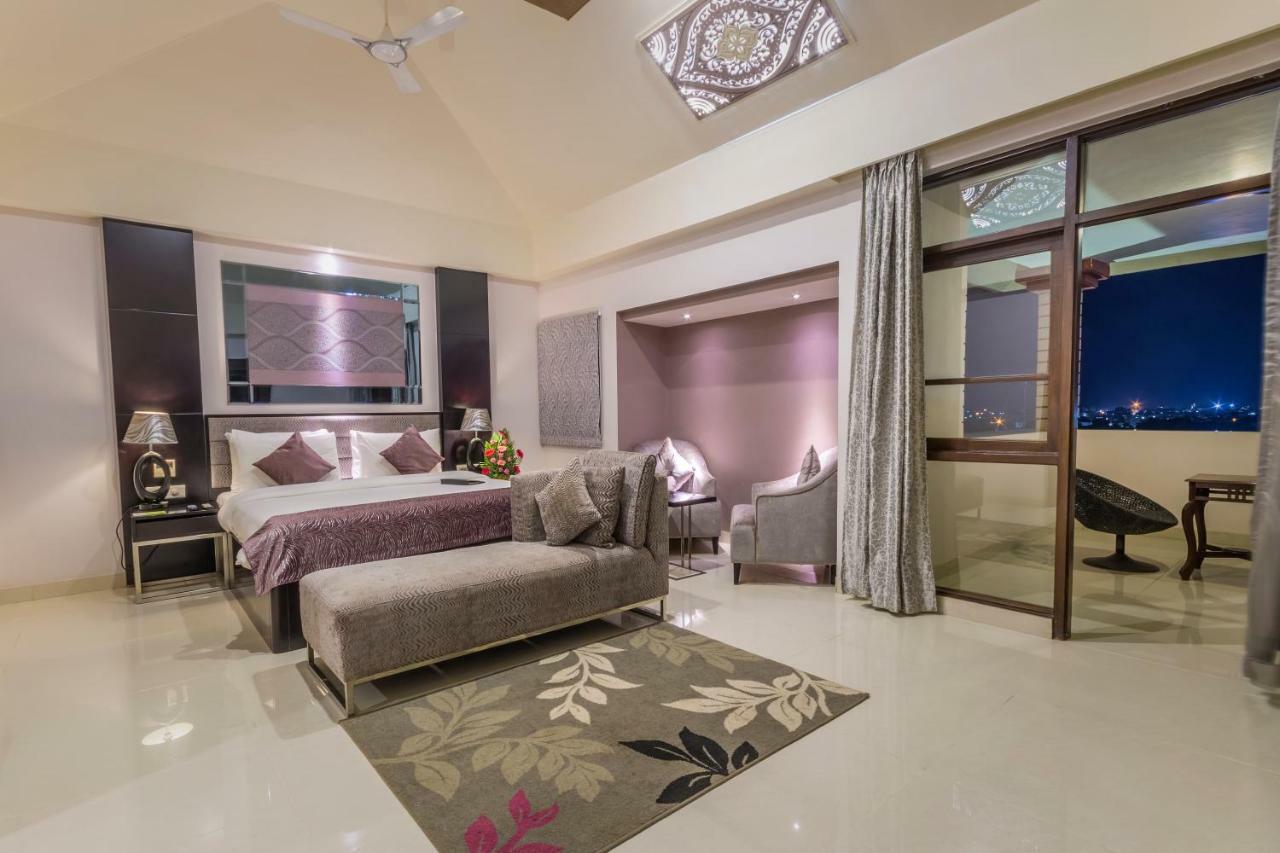 Regenta Resort Bhuj By Royal Orchid Hotels Limited Exteriör bild
